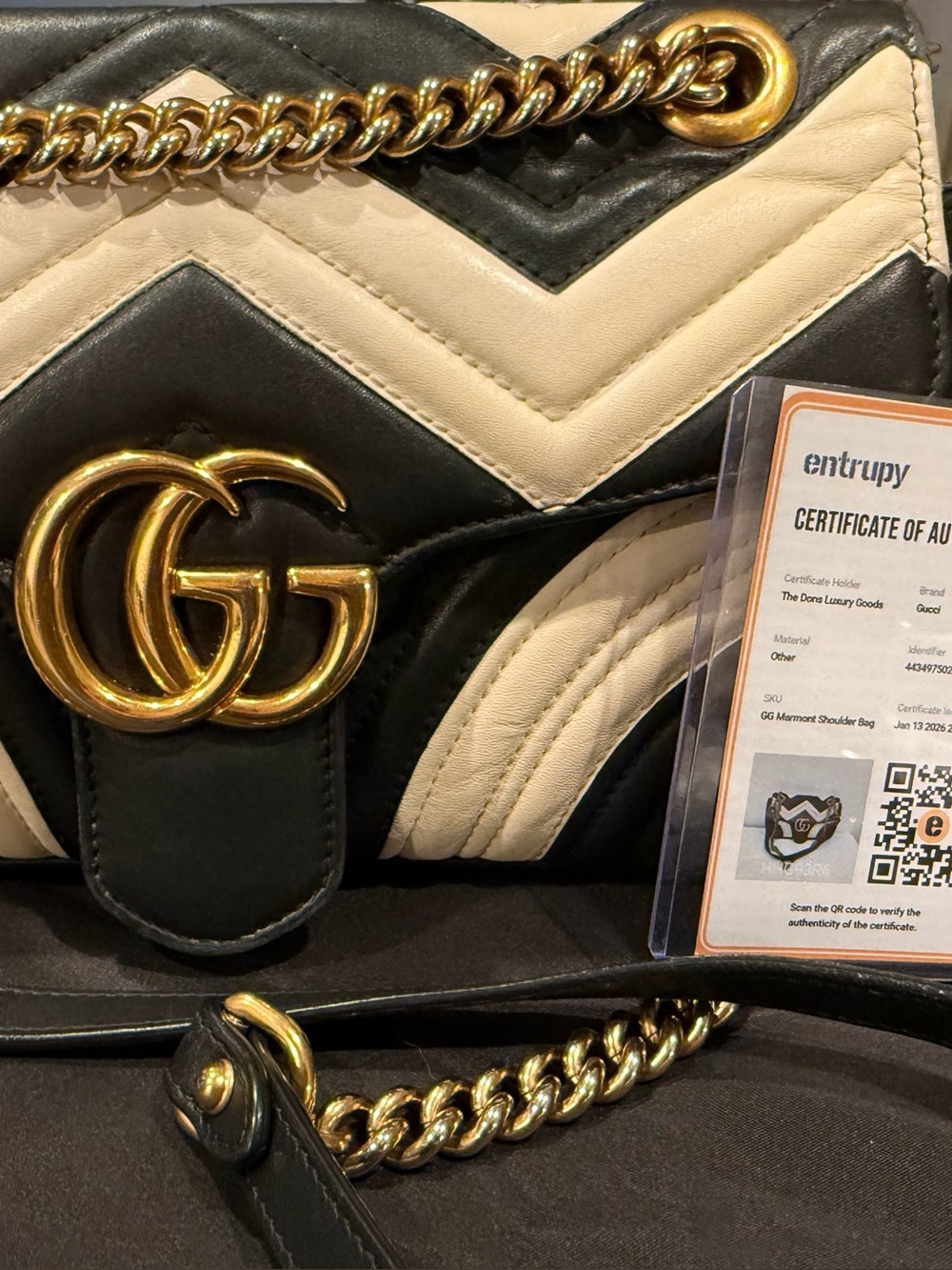 Gucci GG Marmont Chevron Shoulder Bag Black Cream Gold Chain Authenticated - Picture 5 of 16